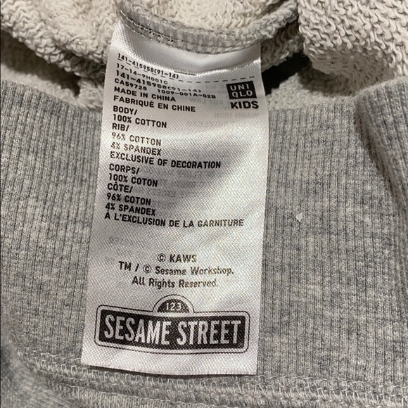 Kids KAWS x Uniqlo Sweatshirt - Picture 6 of 6